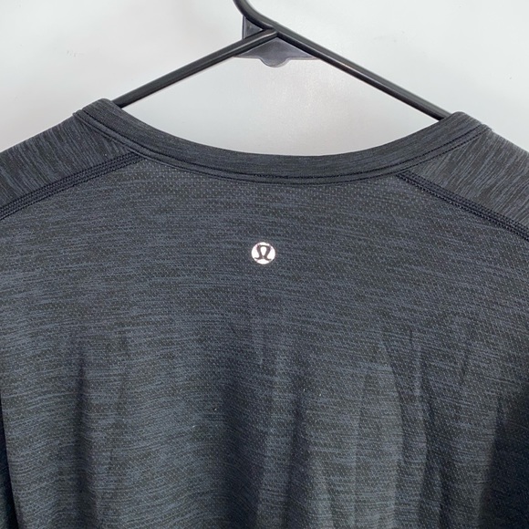 Lululemon Men’s Button Down Metal Tech - Picture 4 of 4